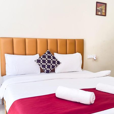 Hotel Leela Inn Candolim Marmagao Exteriör bild