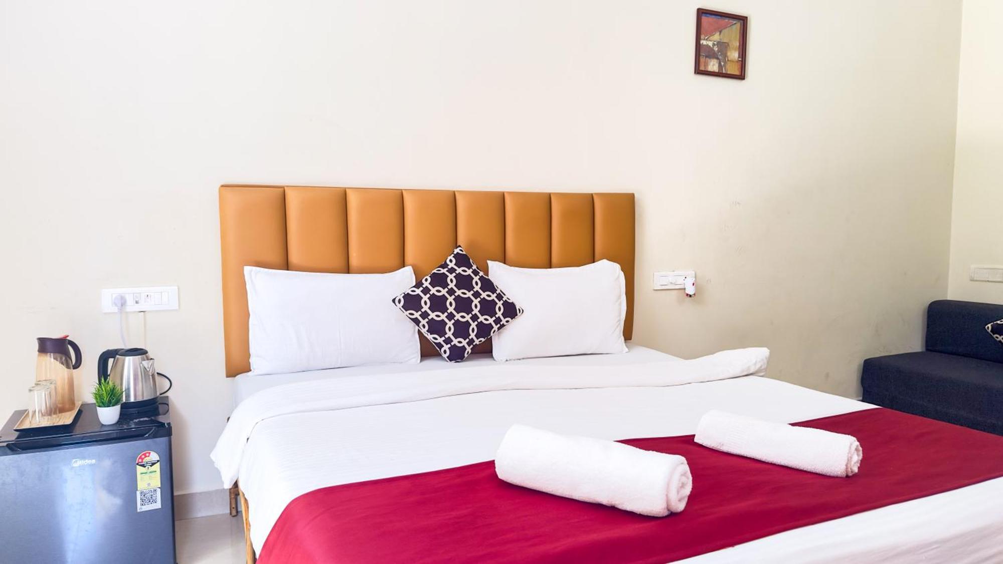 Hotel Leela Inn Candolim Marmagao Exteriör bild