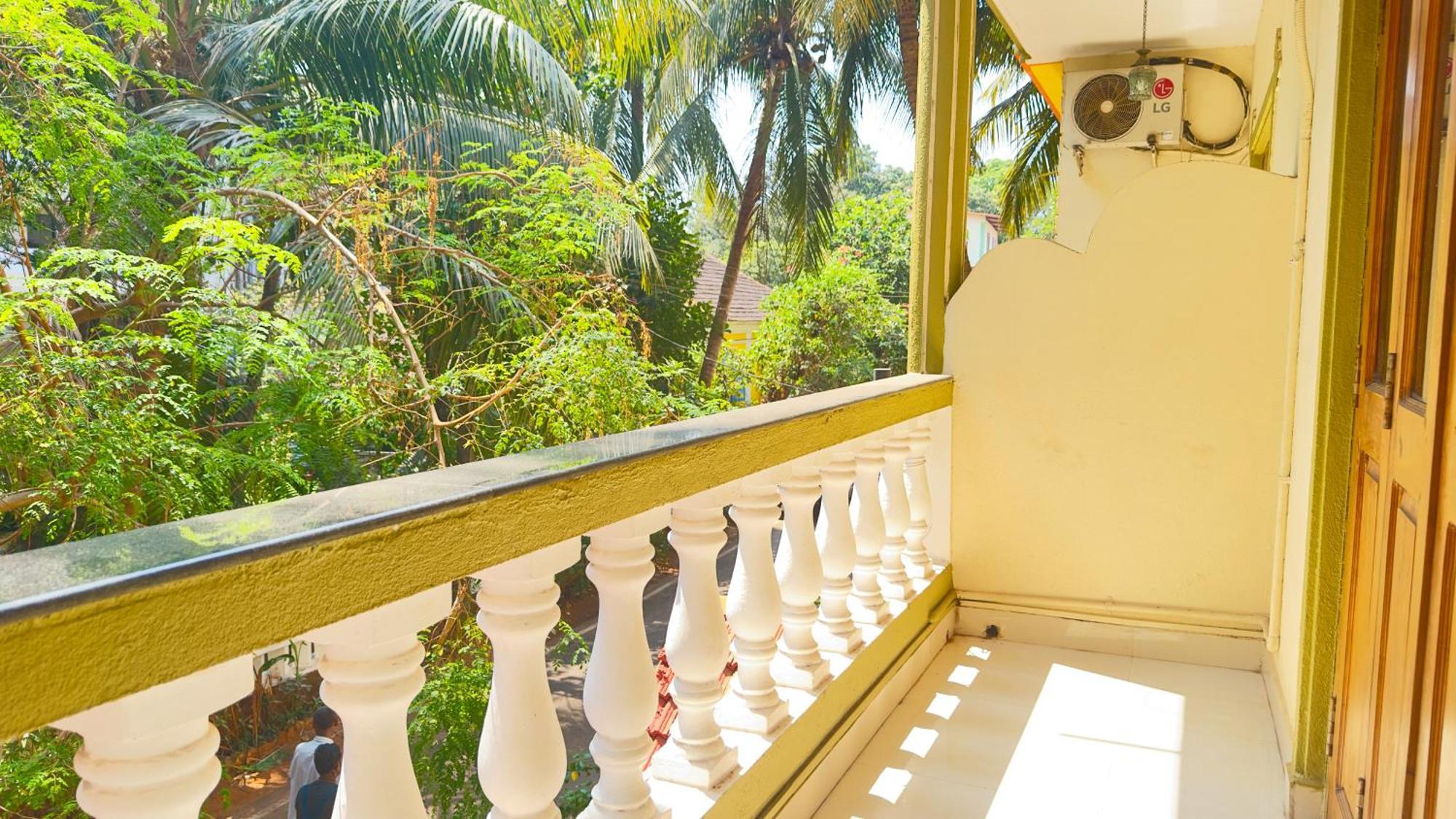 Hotel Leela Inn Candolim Marmagao Exteriör bild