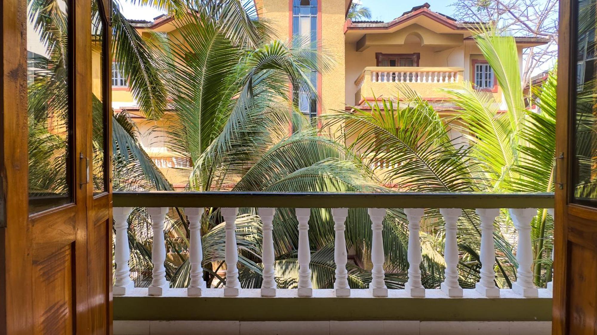Hotel Leela Inn Candolim Marmagao Exteriör bild
