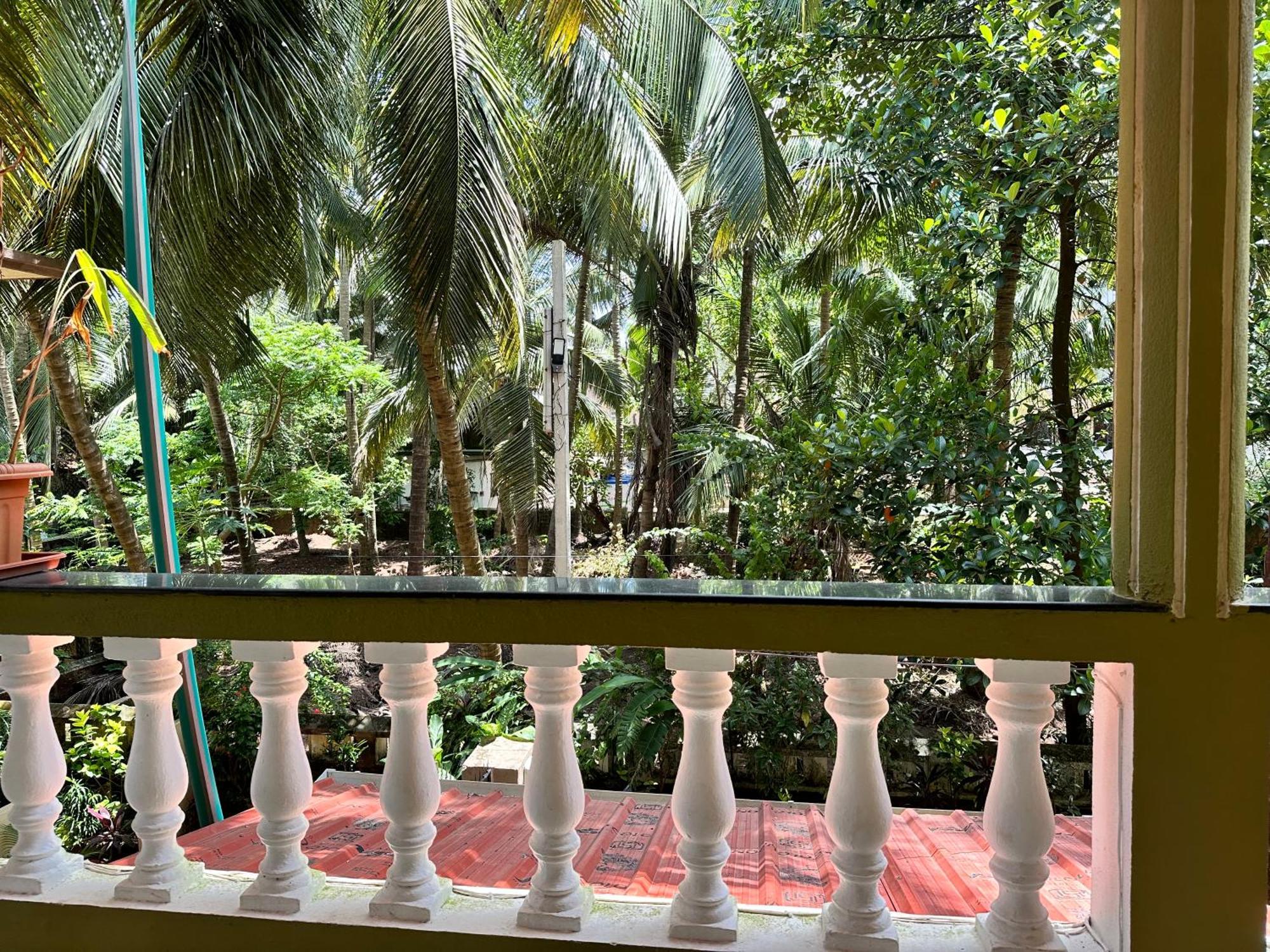 Hotel Leela Inn Candolim Marmagao Exteriör bild