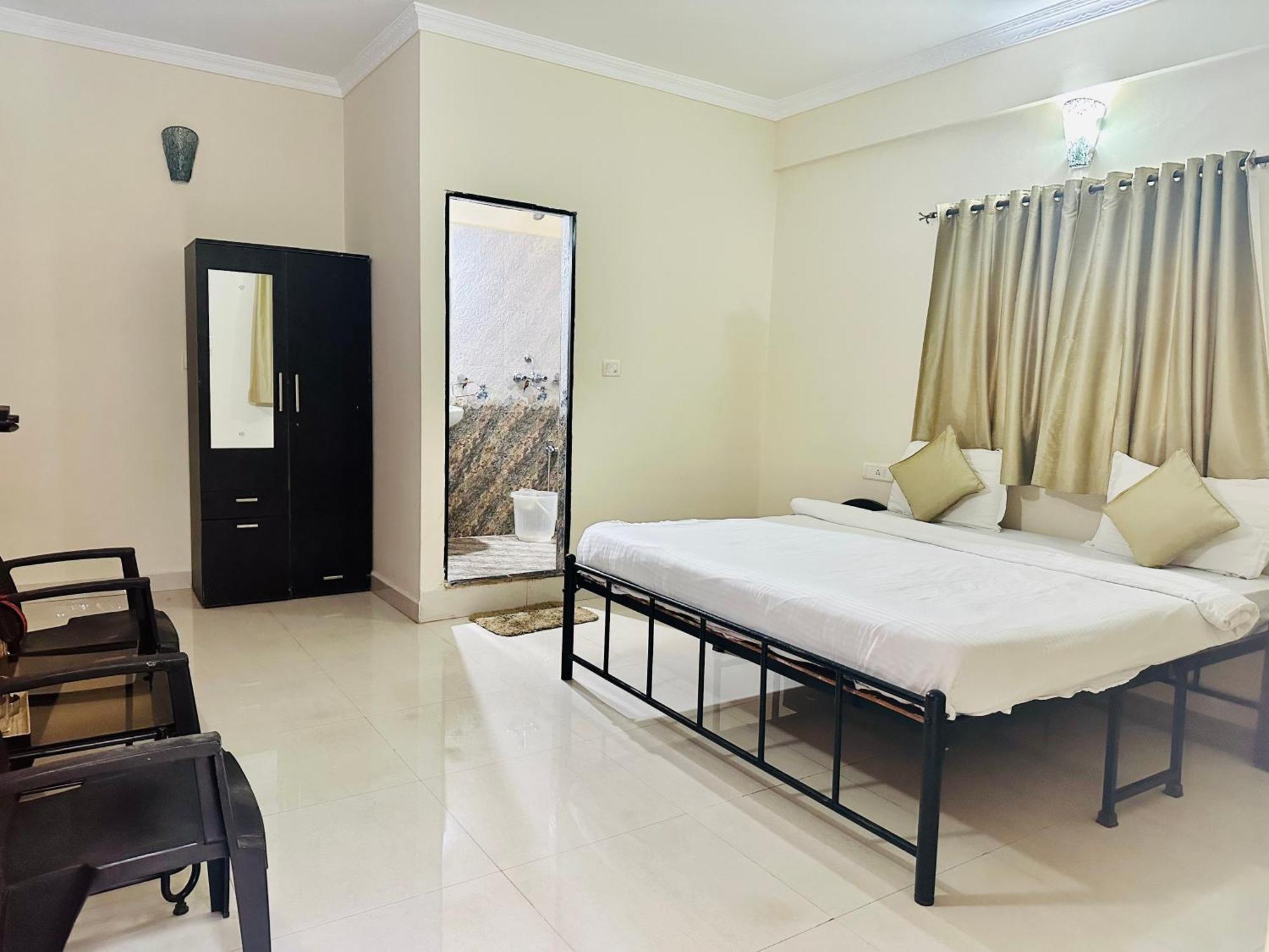 Hotel Leela Inn Candolim Marmagao Exteriör bild